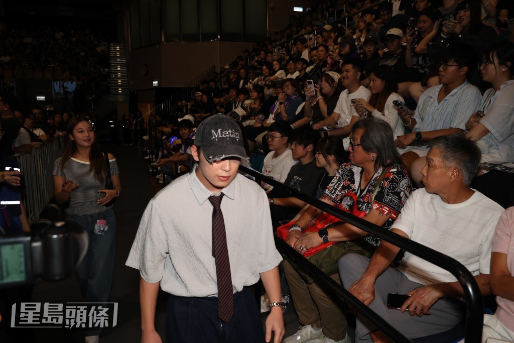 Feanna早前被影到與林子峰（校草Stone）拍拖欣賞晚莉莉演出。