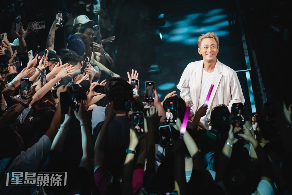 林峯感謝Kelly邀請,讓他「還清嘉賓債」。 林峯感謝Kelly邀請,讓他「還清嘉賓債」。