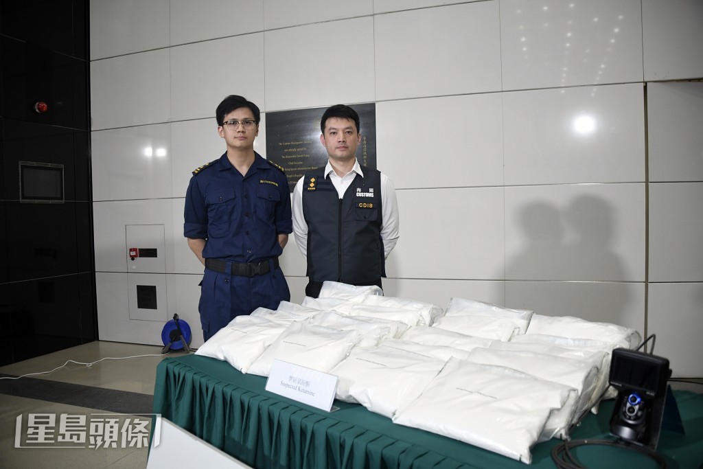 海關展示有關證物。楊偉亨攝 海關展示有關證物。楊偉亨攝