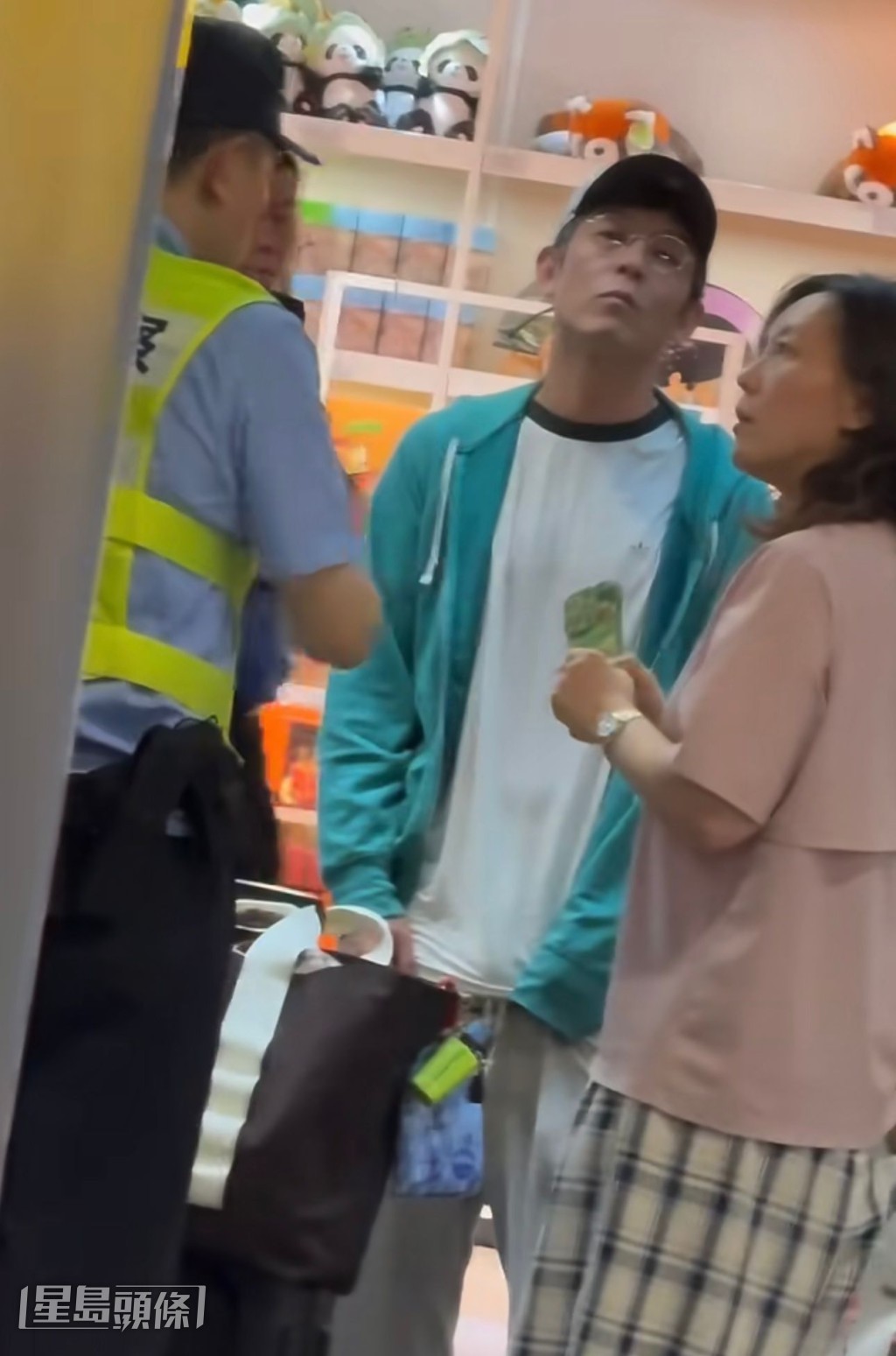 事件更一度要報警求助。 事件更一度要報警求助。
