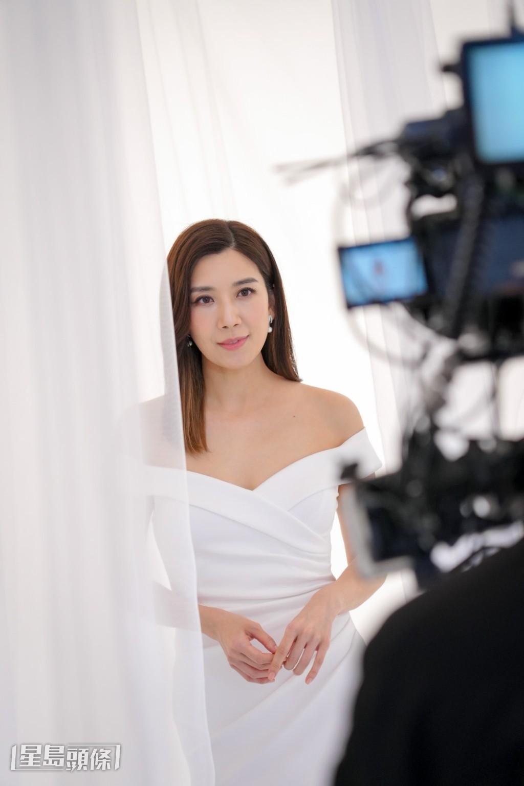 Mandy今次冇特別同老公講有幾性感,因為不嬲都唔會過問她嘅工作。 Mandy今次冇特別同老公講有幾性感,因為不嬲都唔會過問她嘅工作。