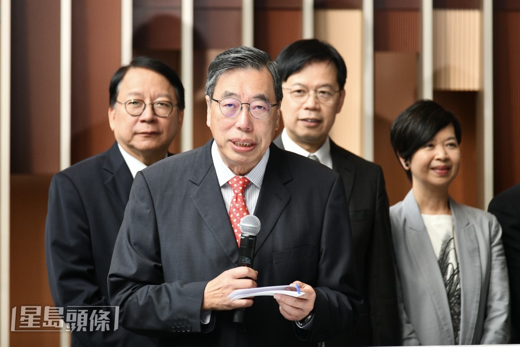 立法會主席梁君彥表示，預料11月才竣工，預料所有議員可於今年底前由中信大廈辦公室。盧江球攝