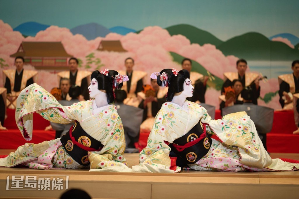 吉澤亮(右)與橫濱流星為電影練習了超過1年的歌舞伎。 吉澤亮(右)與橫濱流星為電影練習了超過1年的歌舞伎。