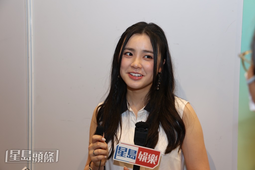 提到炎明熹(GiGi)在短片中暗示將會復出,她表示自己忙於音樂劇綵排,所以未有留意。 提到炎明熹(GiGi)在短片中暗示將會復出,她表示自己忙於音樂劇綵排,所以未有留意。