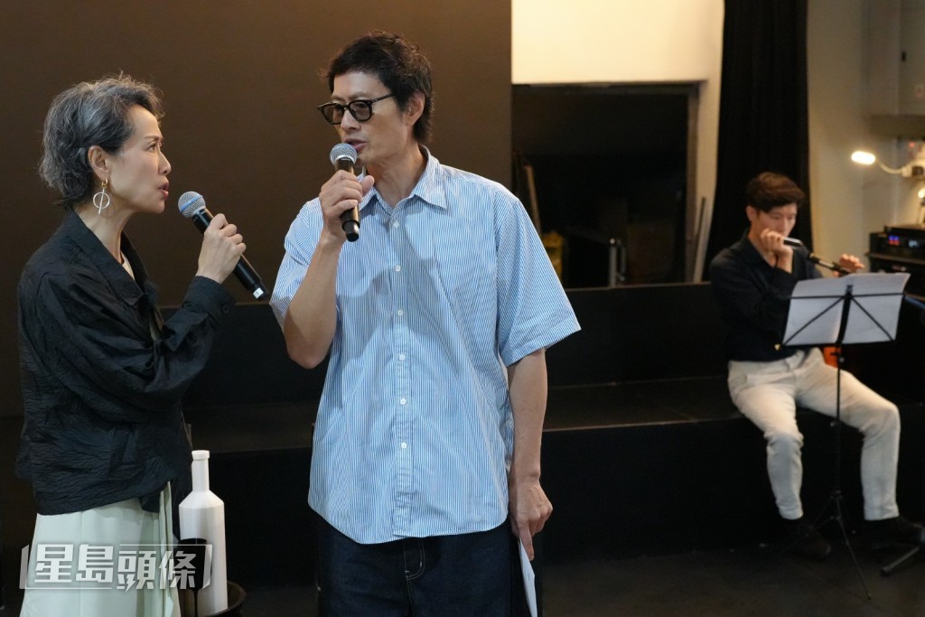 葉童對於這個劇在文化中心重演表示:「當然好高興。」 葉童對於這個劇在文化中心重演表示:「當然好高興。」
