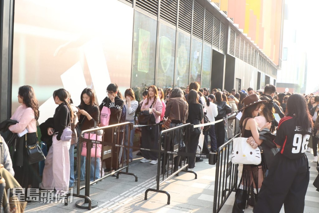  大會方面安排了今明兩日的排隊區開放時間為下午1時，而尾場則為下午1時30分。