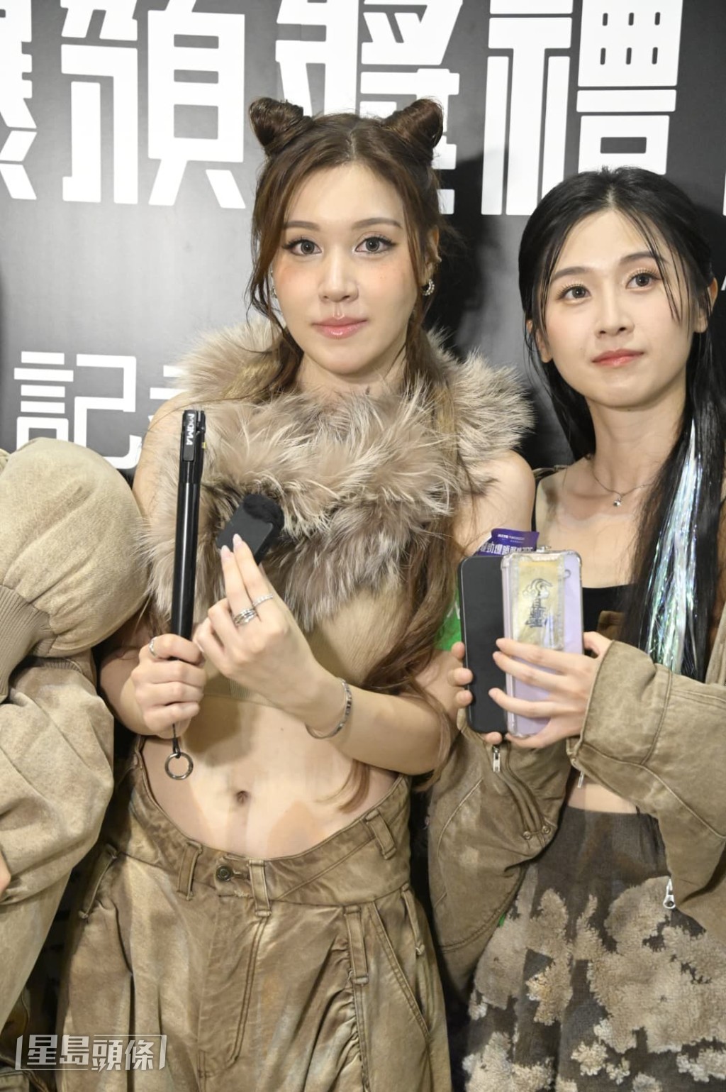 宋宛穎叫身邊朋友去投她們一票。
