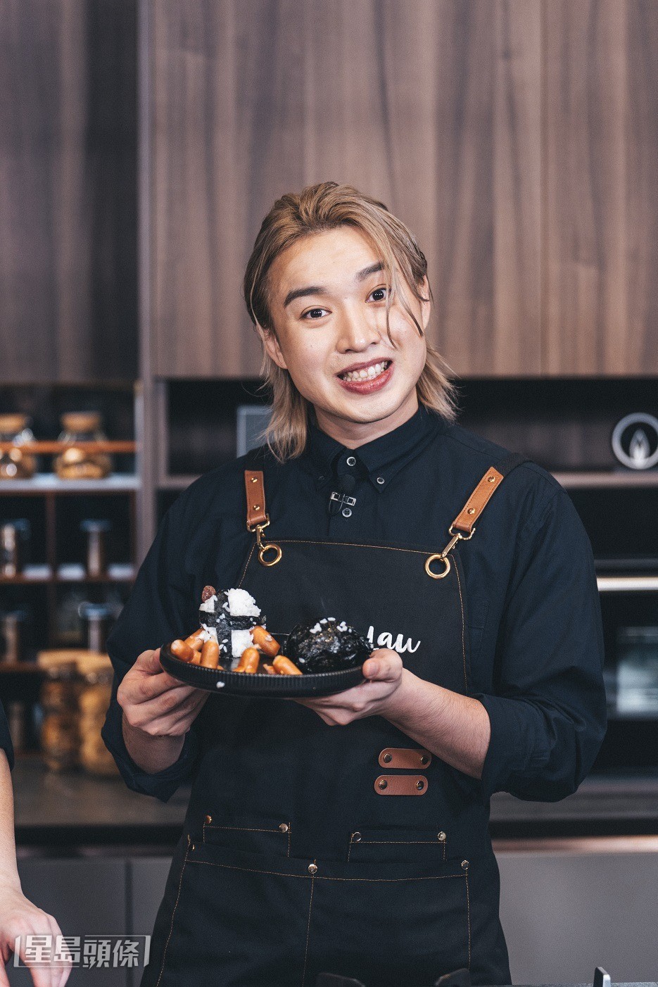 柳應廷(Jer)的「怪獸大戰」就吸引到熹熹舉手主動試食。 柳應廷(Jer)的「怪獸大戰」就吸引到熹熹舉手主動試食。