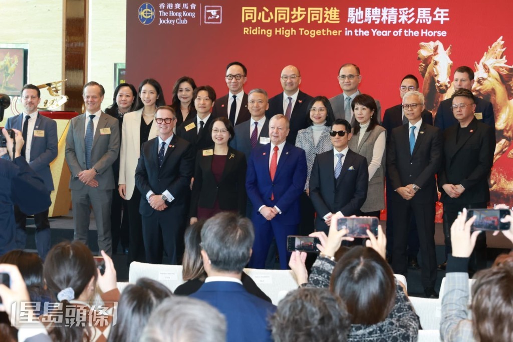 郭富城今日（16日）到跑馬地馬場出席活動，獲香港賽馬會委任為「馬年大使」。