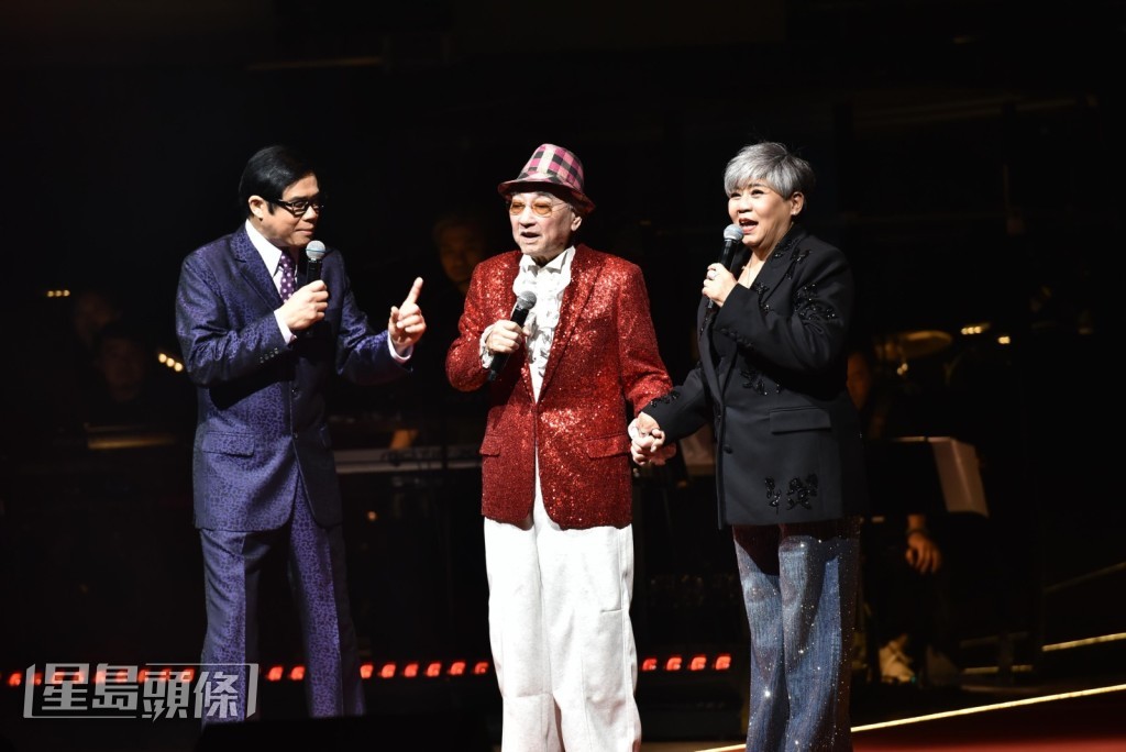 鵬哥和蘇姍合唱《游龍戲鳳》。