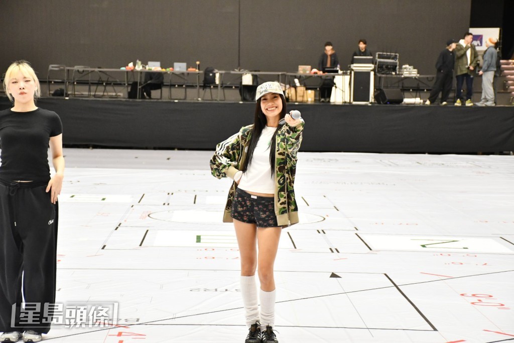 JACE指走進一比一臨時綵排場地，令她感到更有真實感。