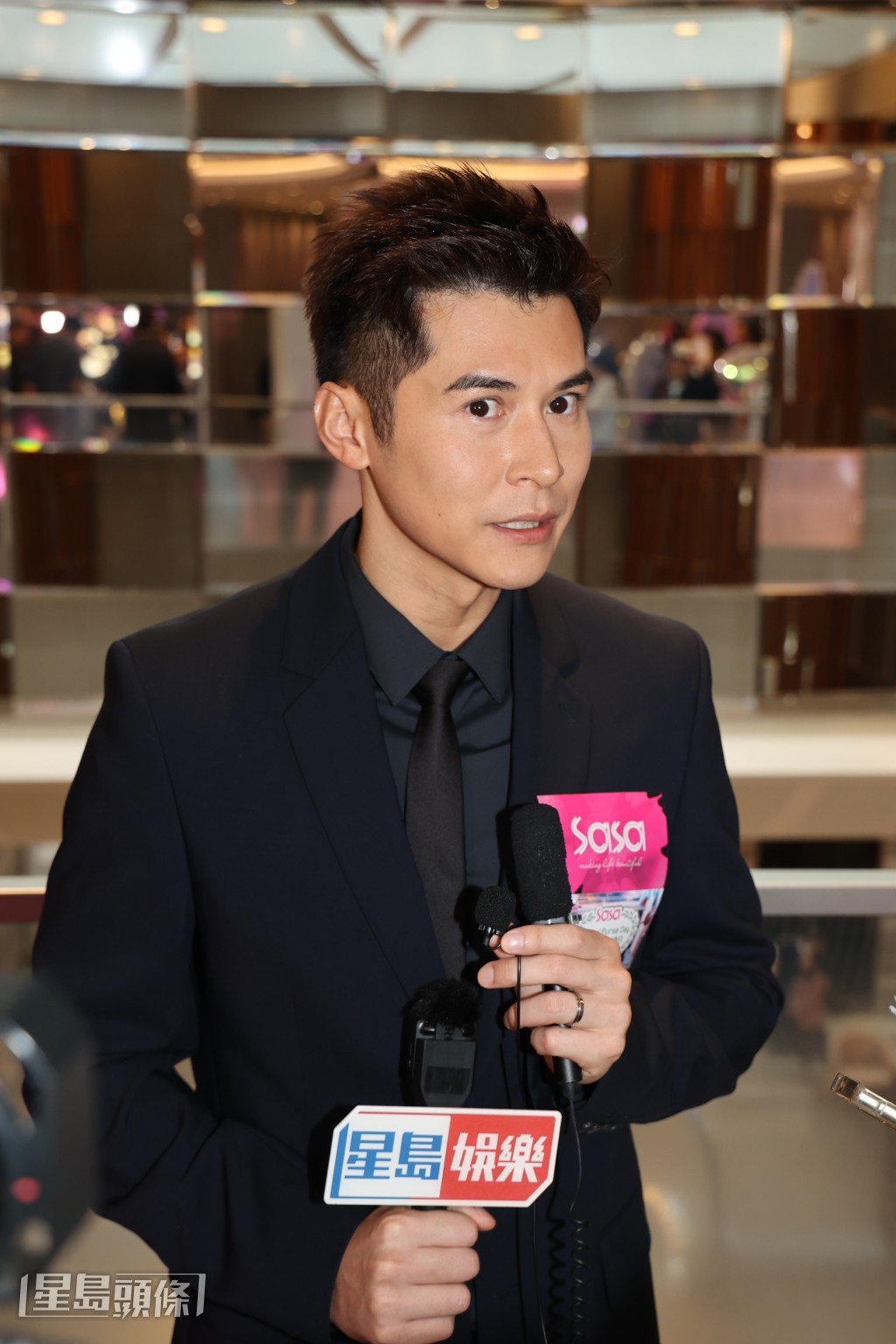 由於沒有海俊傑直接的聯絡方法，故會問其他前輩，看有沒有人了解情況。