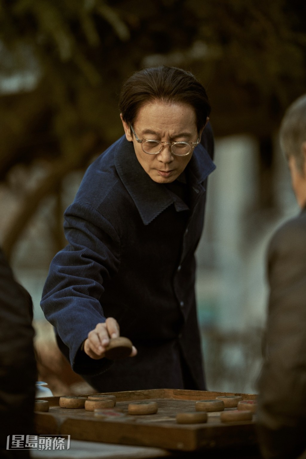 與「口吃少年」周正，這對世俗中的「異類」，卻是彼此眼中的忘年知己。