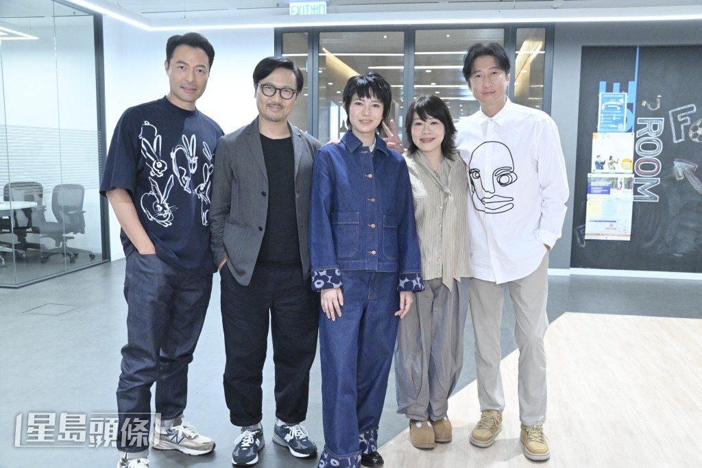 （左起）張達倫、潘燦良、伍詠詩、邵美君和洪天明對演員的前景各有睇法，但眾人均享受有戲演的日子。
