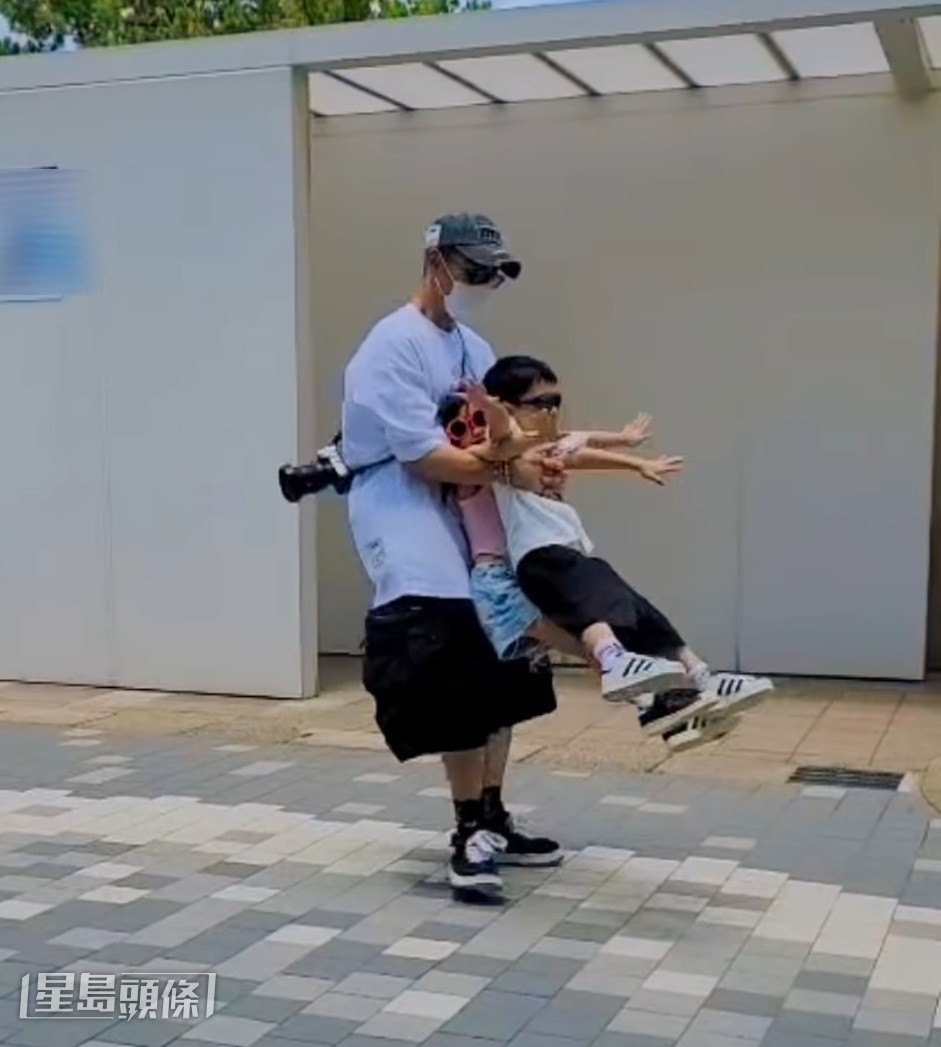 柏豪坦言疫情期間錯過了兒子的成長期,因此當下更加珍惜。 柏豪坦言疫情期間錯過了兒子的成長期,因此當下更加珍惜。