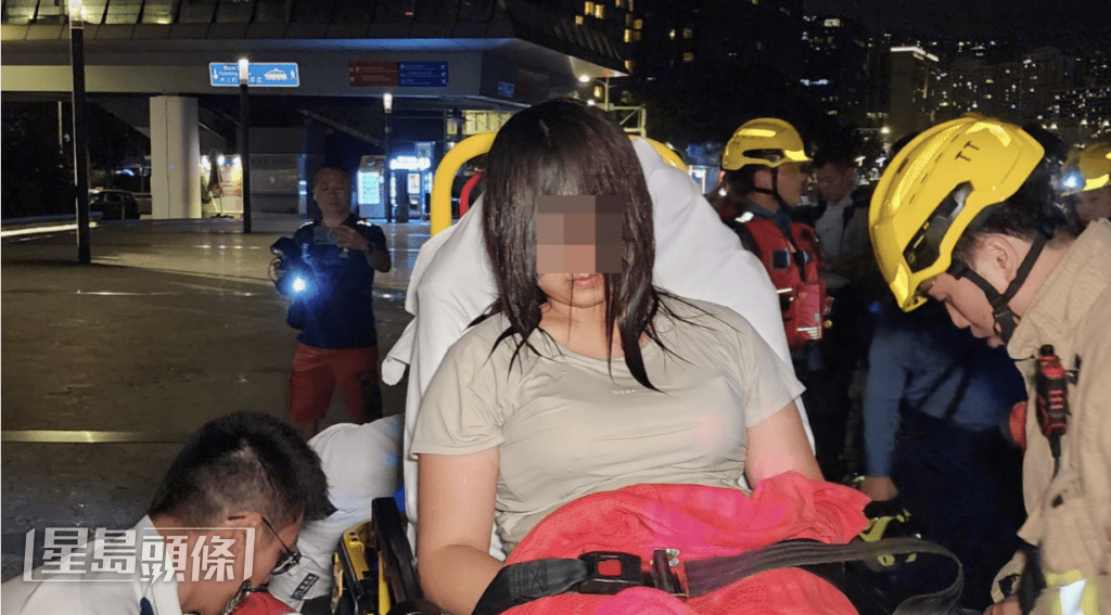 涉事少女年約17歲,獲救時神志清醒,且表現合作並無反抗。黎志偉攝 涉事少女年約17歲,獲救時神志清醒,且表現合作並無反抗。黎志偉攝