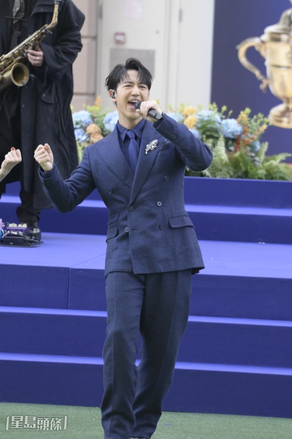  馮允謙以形象大使身份到沙田馬場為「時尚賽馬日」擔任表演嘉賓。