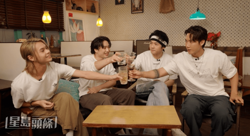 《四鏡大暴走》由MIRROR「鷹小組」Tiger、Jer、Ian與Stanle主持。 《四鏡大暴走》由MIRROR「鷹小組」Tiger、Jer、Ian與Stanle主持。