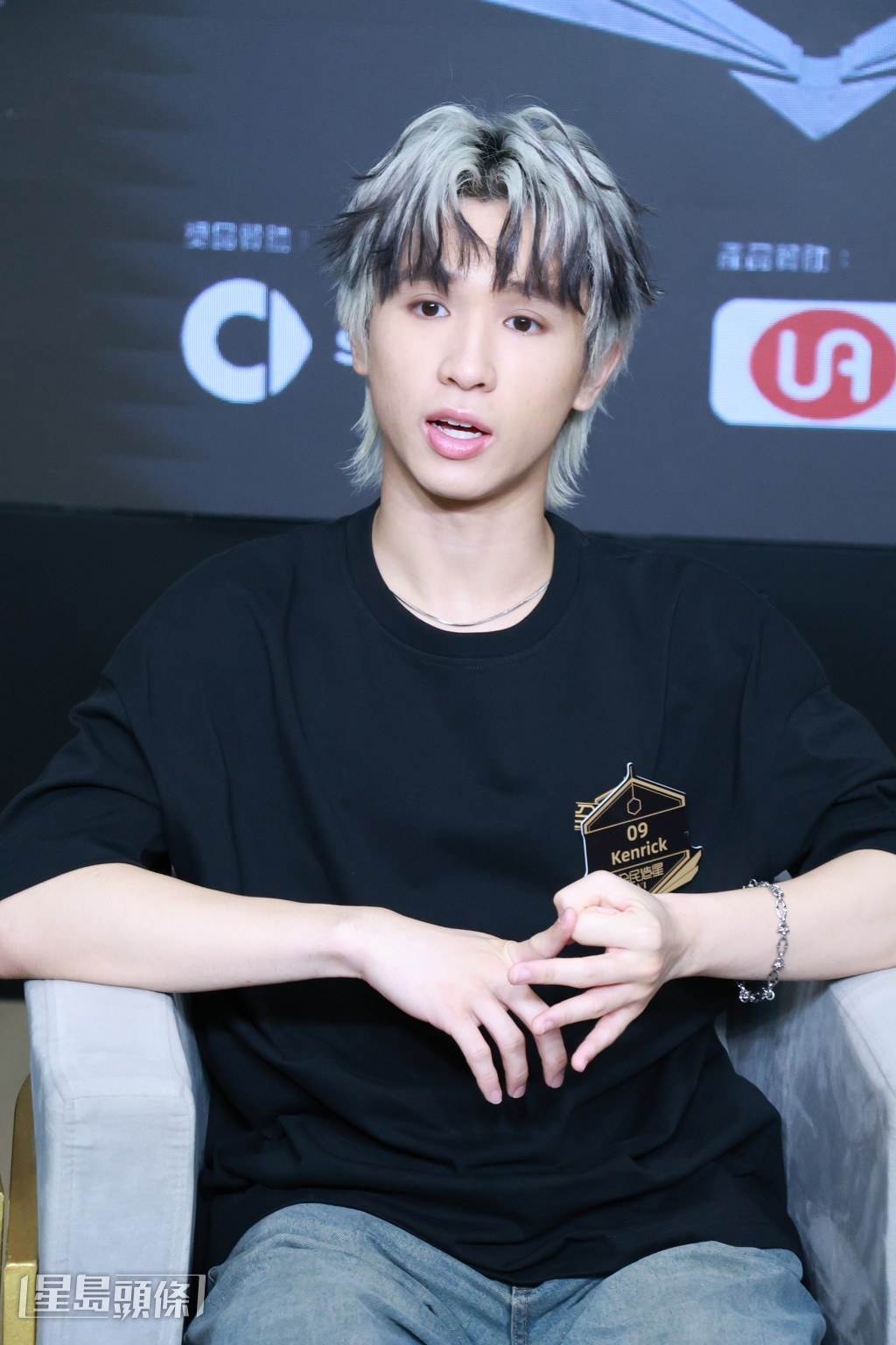 Kenrick喜愛拉小提琴和跳舞。