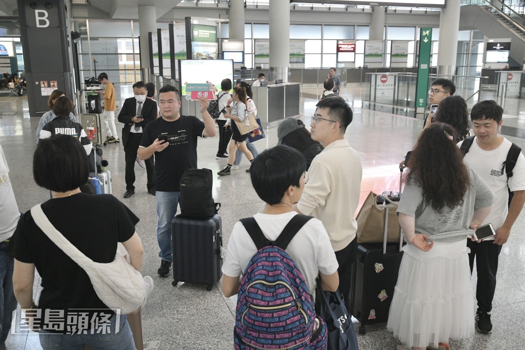 港人熱愛放假去旅行。資料圖片 港人熱愛放假去旅行。資料圖片