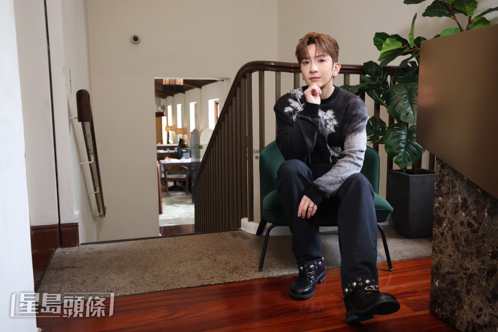  「30而立」的Lo自覺成熟了，也更懂得照顧身邊朋友夥伴的情緒。