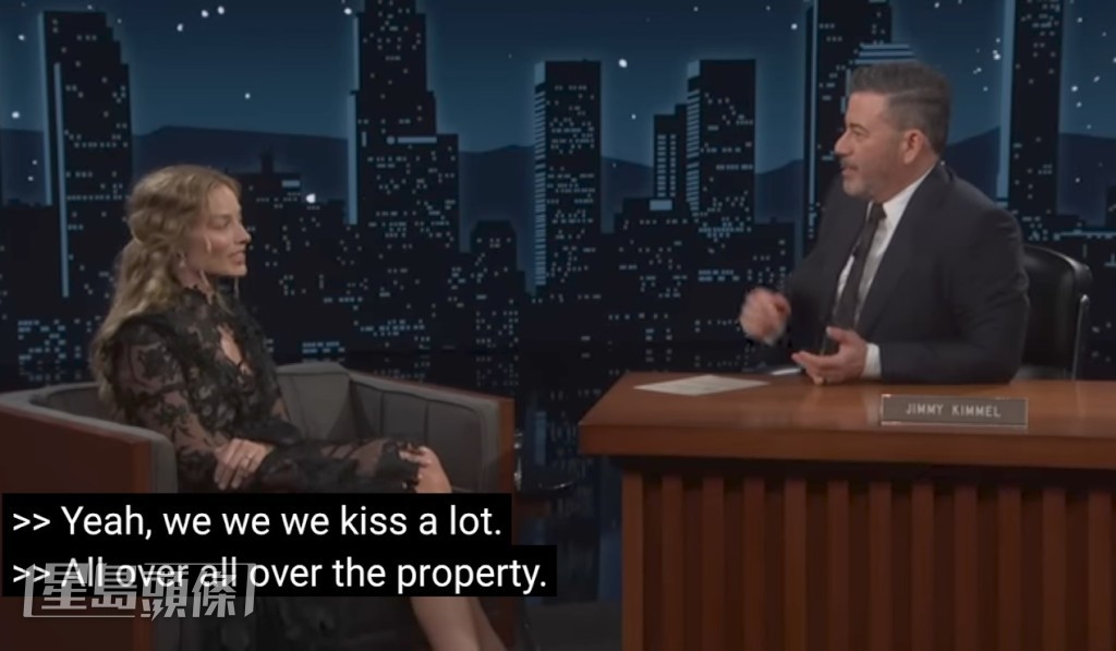 瑪歌在Jimmy Kimmel節目上談到與Jacob的吻戲時，一度口窒窒。