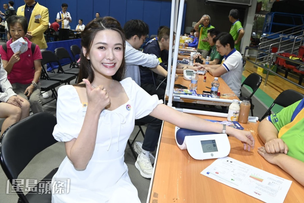 大會找她任大使,可能是因為多年前她經常病又不做運動,現在她已經改過自身。 大會找她任大使,可能是因為多年前她經常病又不做運動,現在她已經改過自身。