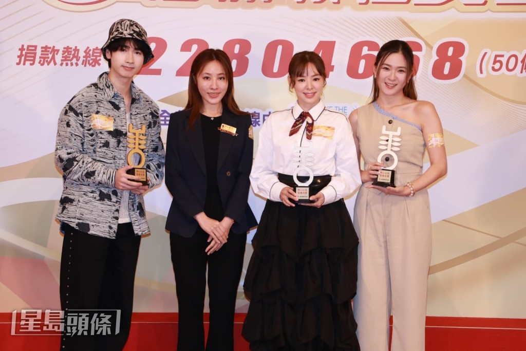 陳懿德為節目探訪，見證受惠人學寵物美容改善生活。