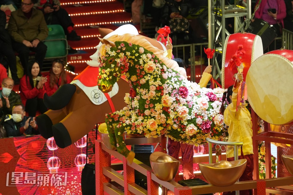香港賽馬會花車。劉駿軒攝 香港賽馬會花車。劉駿軒攝
