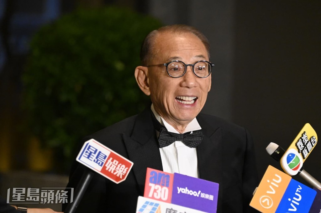 談及早前宣布做爸爸的陳偉霆,楊受成表示陳偉霆因在內地趕戲未能到場。 談及早前宣布做爸爸的陳偉霆,楊受成表示陳偉霆因在內地趕戲未能到場。