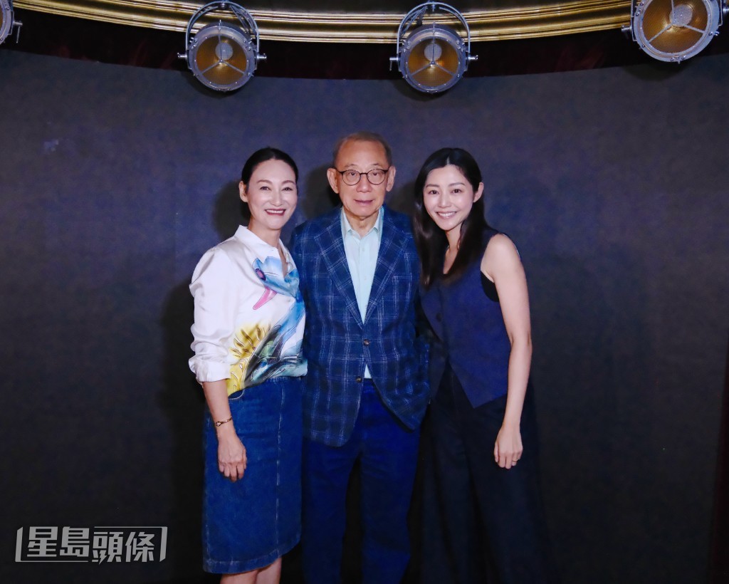 楊博士又自爆紅姐領獎當日，公司三喜臨門，「Michelle（衛詩雅）攞影后、謝霆鋒演唱會四場圓滿。我喺呢度再預祝紅姐攞奬攞到唔停手！」
