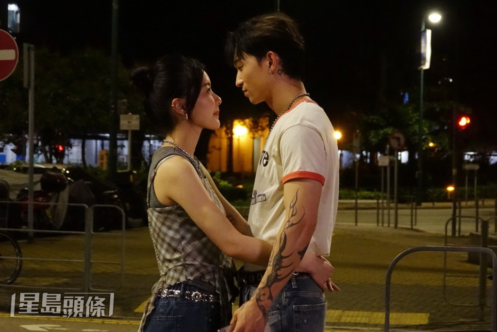 拍攝MV時，TELLER感激林千渟的帶領，令自己投入演繹。