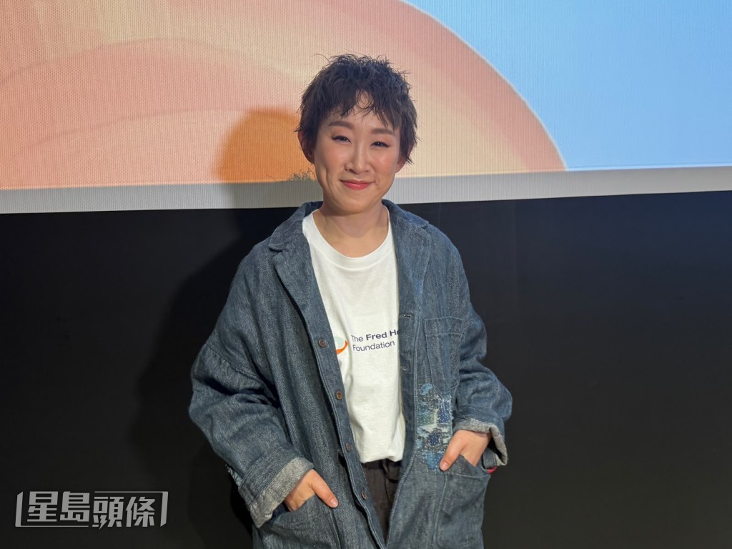 提到下星期四(18日)是她47歲生日,王菀之坦言生日好少特別慶祝 提到下星期四(18日)是她47歲生日,王菀之坦言生日好少特別慶祝
