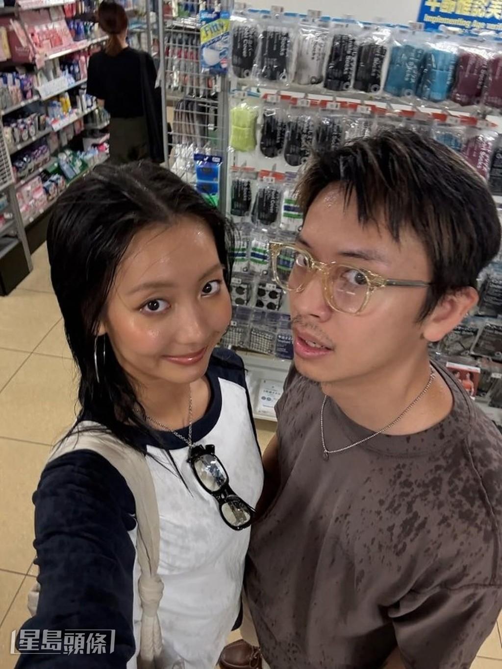 Marf已叫定男友林家熙為她的個人騷做大會攝影師，幫手拍片。