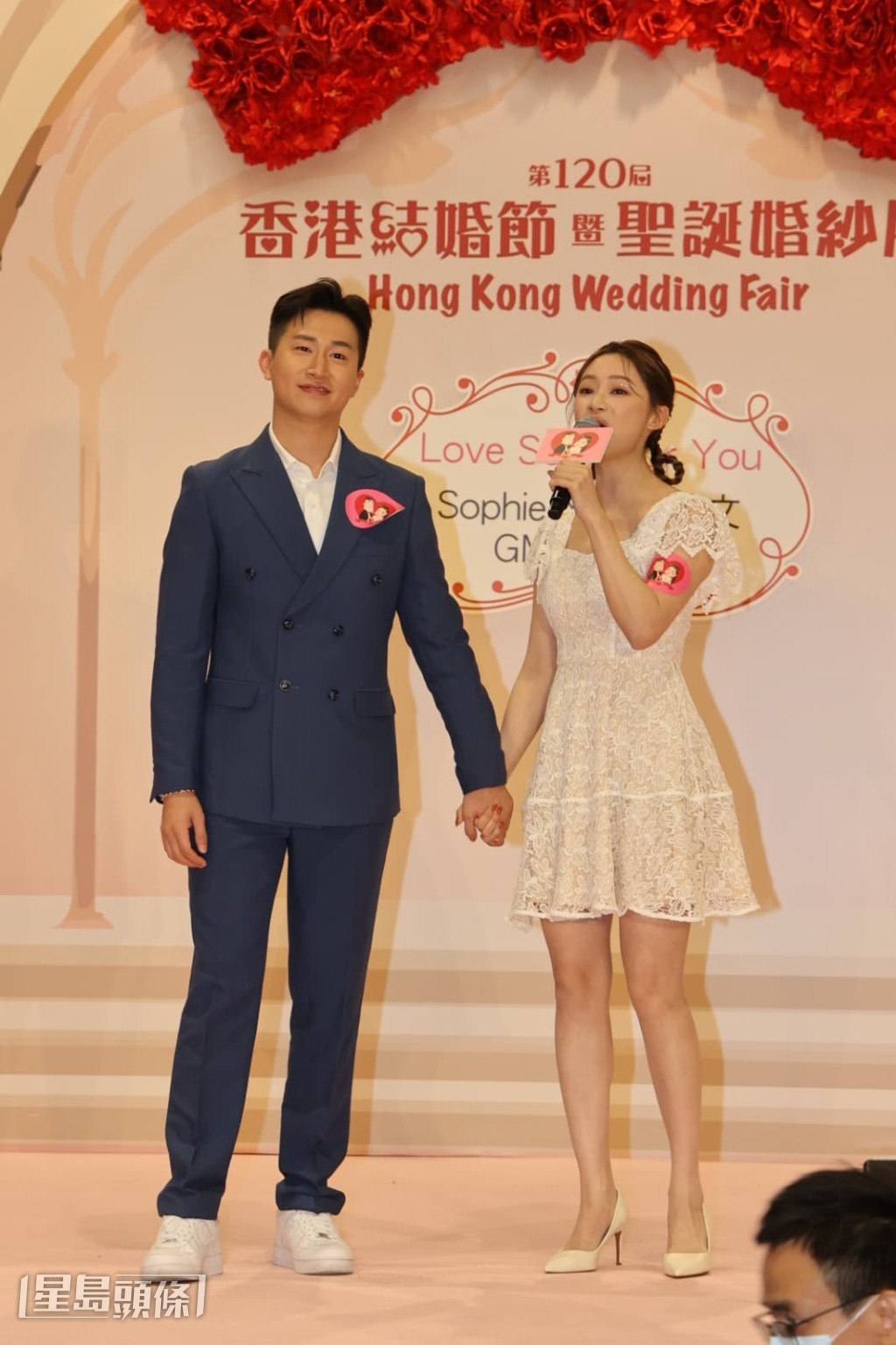 Sophie獻唱《就算世界無童話》。 Sophie獻唱《就算世界無童話》。