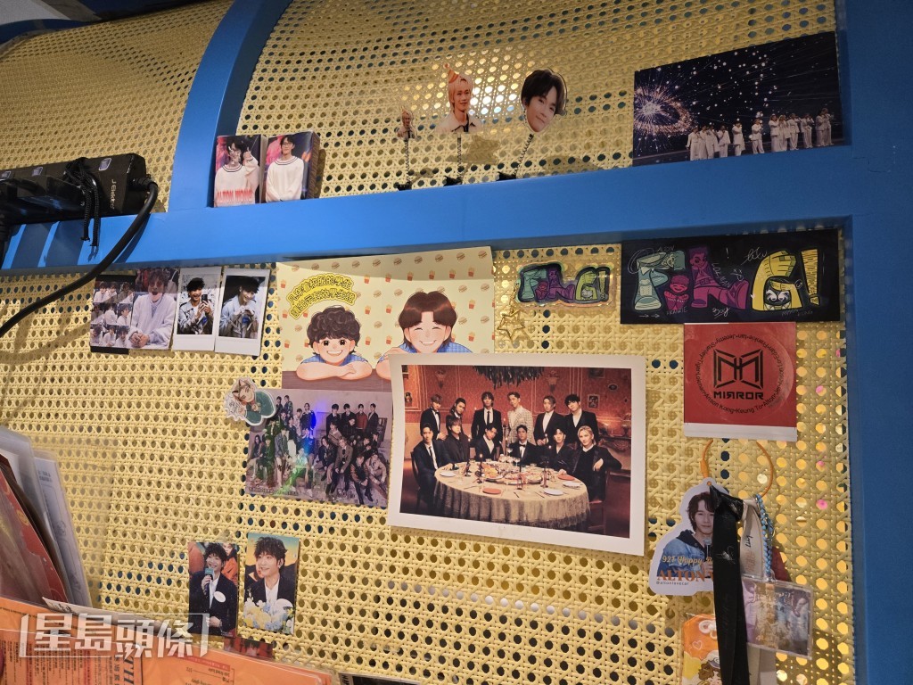 店內有不少MIRROR照片供粉絲打卡。 店內有不少MIRROR照片供粉絲打卡。