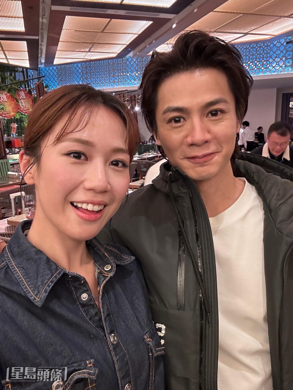 Roxanne與羅子溢合演了《模仿人生》,她最開心是有機會跟影后袁詠儀合作。 Roxanne與羅子溢合演了《模仿人生》,她最開心是有機會跟影后袁詠儀合作。