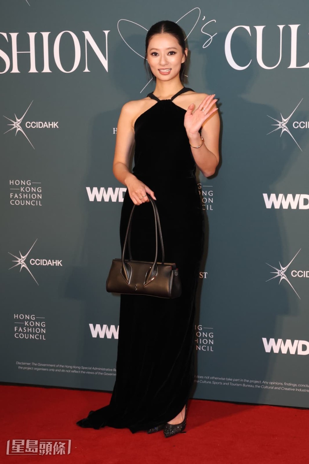 談到被「拖數」可覺肉痛,她笑言好肉痛。 談到被「拖數」可覺肉痛,她笑言好肉痛。