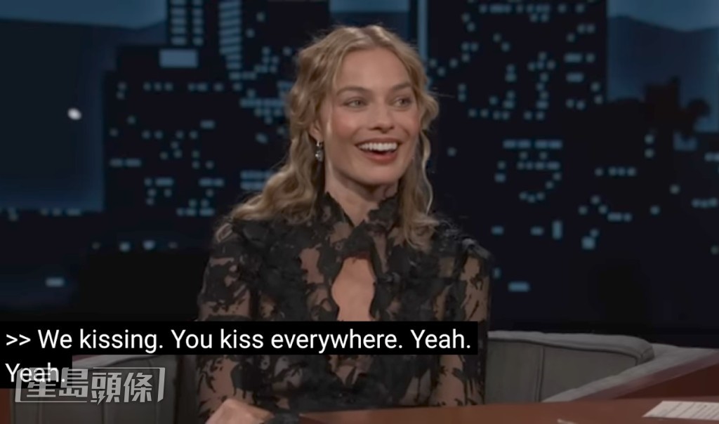 然後又大方地笑着承認，他們於任何場景都在接吻。