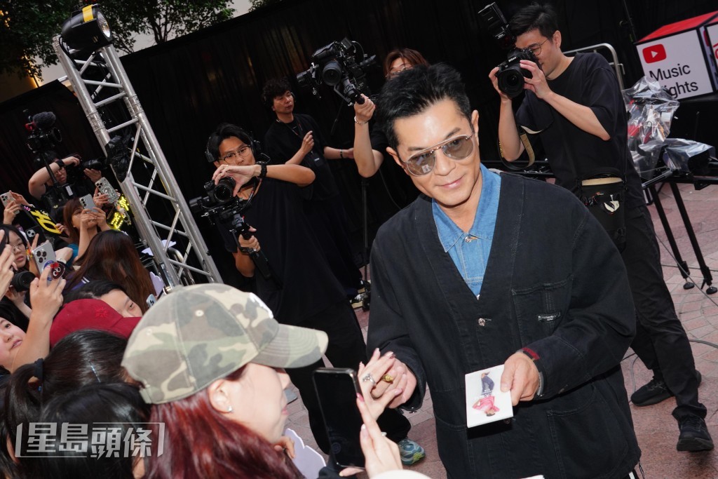 古天樂以神秘嘉賓身份現身掀起全場哄動。 古天樂以神秘嘉賓身份現身掀起全場哄動。