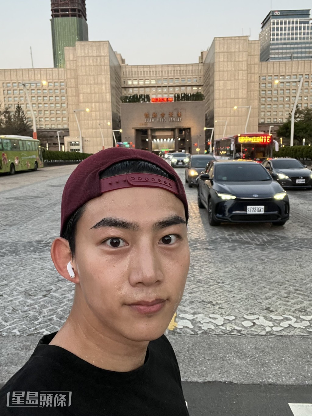 當事人仲打埋卡㖭。 當事人仲打埋卡㖭。