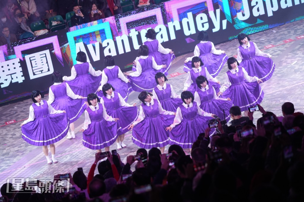 日本當紅女子舞團Avantgardey亮相,表演YOASOBI大熱歌曲《IDOL》。 日本當紅女子舞團Avantgardey亮相,表演YOASOBI大熱歌曲《IDOL》。