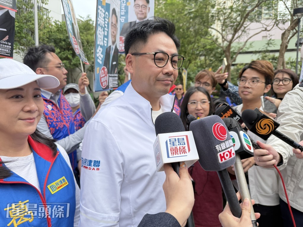 葉傲冬希望將民建聯「齊建好家園」的理念帶到新界東南,建設好「三個圈」。 葉傲冬希望將民建聯「齊建好家園」的理念帶到新界東南,建設好「三個圈」。