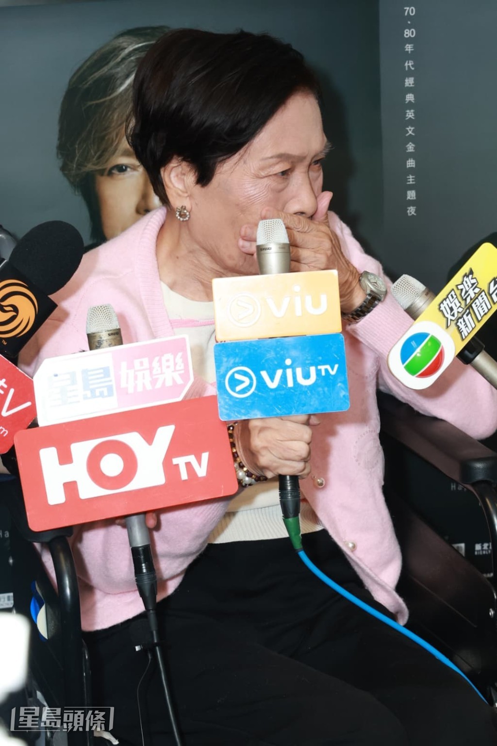 訪問期間雖有幾聲咳，但精神不錯，余慕蓮指肺有事容易咳。