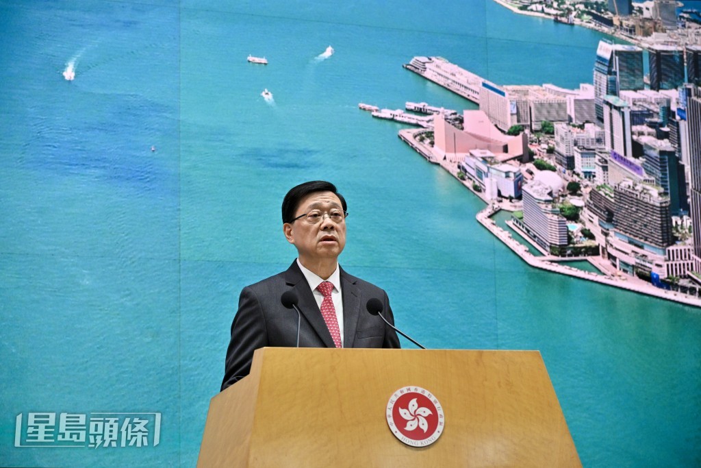行政長官李家超今日（16日）行會前會見傳媒，公布部分國慶慶祝活動詳情。蘇正謙攝