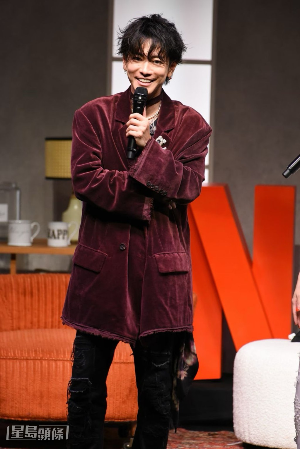 身兼監製的佐藤健,早於7年前籌備劇集時,已開始學習彈琴和唱歌。 身兼監製的佐藤健,早於7年前籌備劇集時,已開始學習彈琴和唱歌。