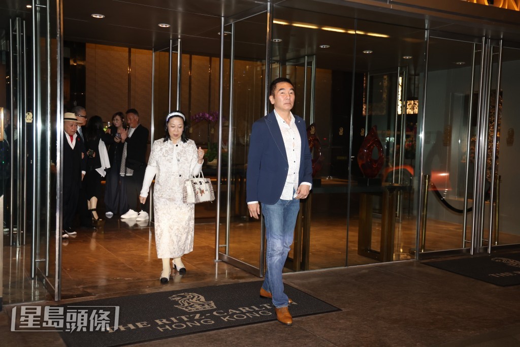 方中信。 方中信。