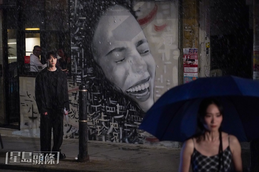 Jay第一次拍落雨戲。