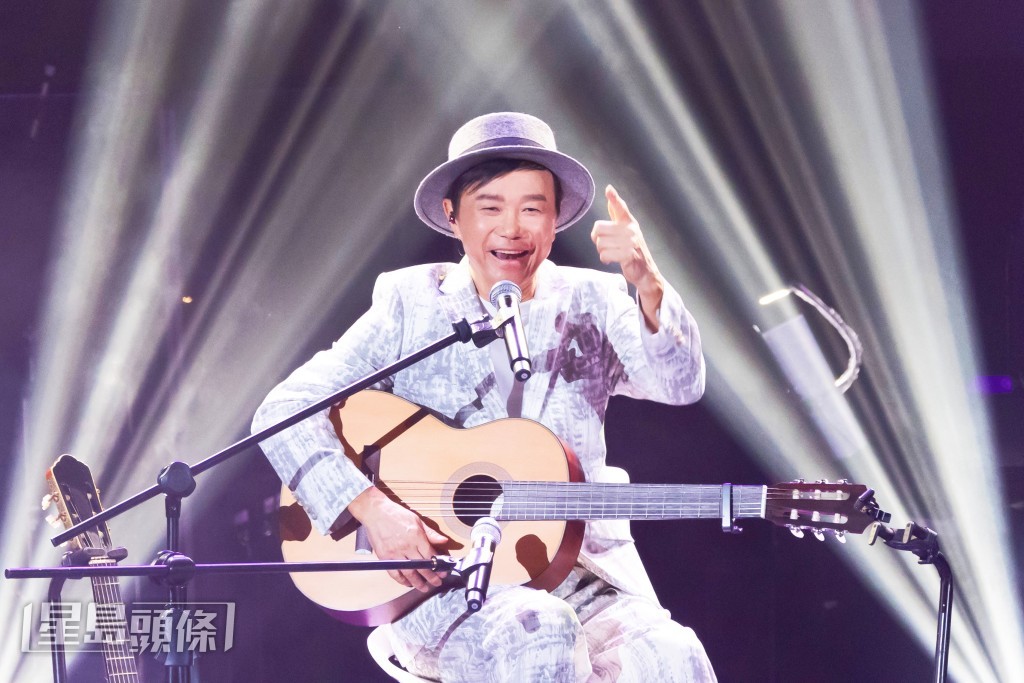 演唱會可以同大家分享音樂，又可以一次容納3500人咁多，所以係一個完美嘅機會同大家聚聚。
