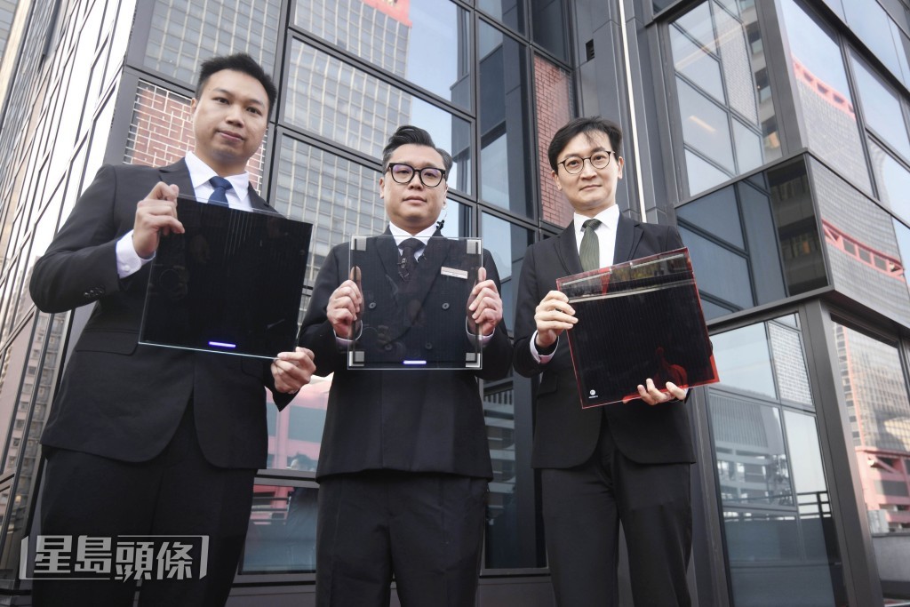 寶軒酒店集團董事及總經理葉偉倫（右）表示，項目低碳元素吸引不少大型集團視為員工宿舍的首選。